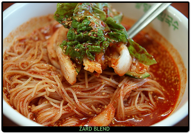 유명한 맛집을 찾아서 망향비빔국수 감칠맛 최고