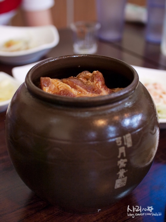 항아리 돼지갈비 자갈로에서