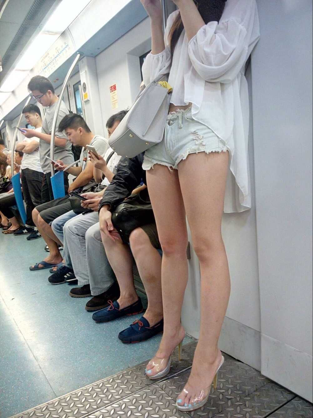 지하철 민폐녀.jpg 